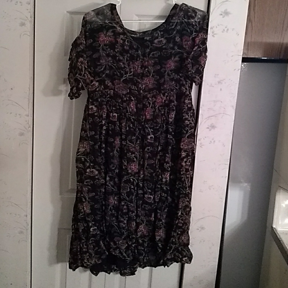 Vintage short sleeve dress with shoulder pads 335